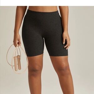 Beyond Yoga Spacedye Keep Pace 5” Biker Short in Darkest Night